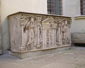 ローマの石棺（大理石）